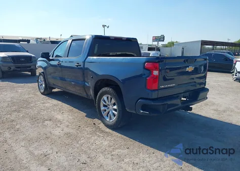 2021 Chevrolet Silverado 1500 2Wd Short Bed Custom z USA, uszkodzony, nr VIN 3GCPWBEK6MG376058